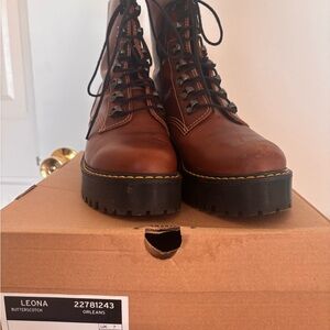 Dr. Martens size 9 women’s boots